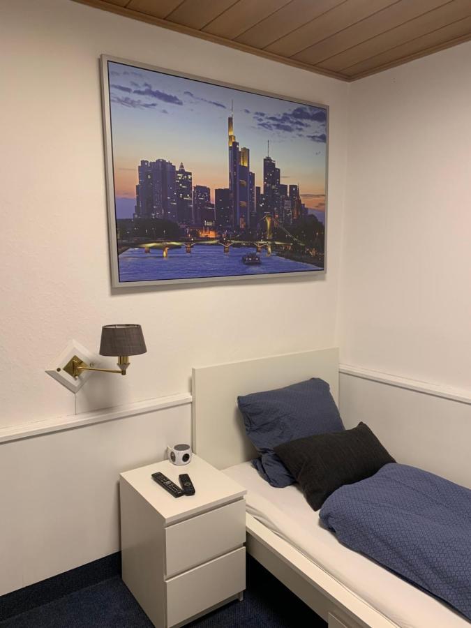 Zum Loewen Casa de hóspedes 2*